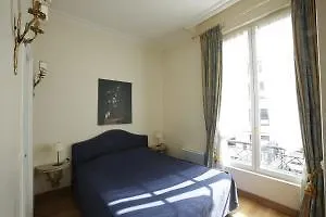 Capucines 1294 Hld 37600 Hotel